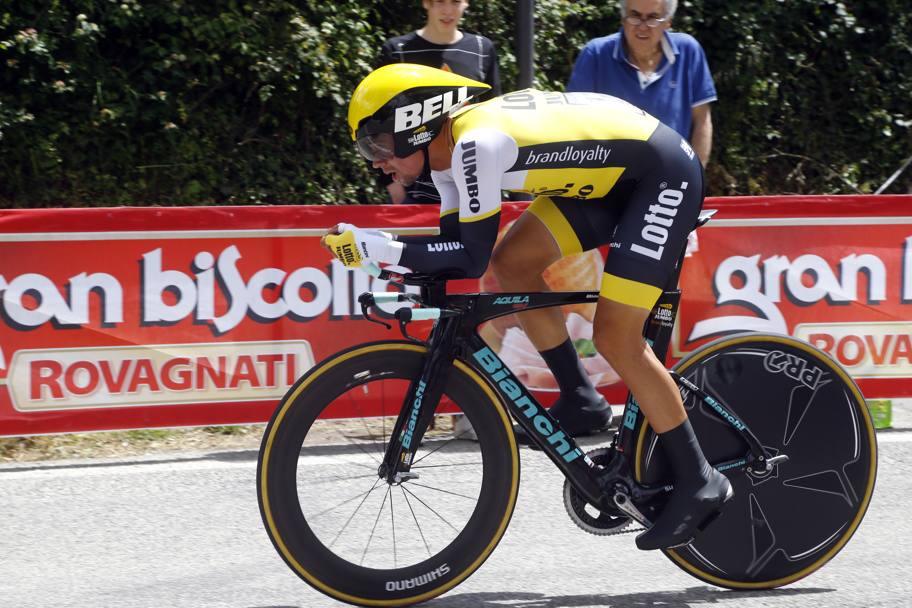 Primoz Roglic ha vinto la crono del Chianti, nona tappa del Giro d&#39;Italia completando i 40,5 km del tracciato in 51&#39;45&#39;&#39;. Bettini